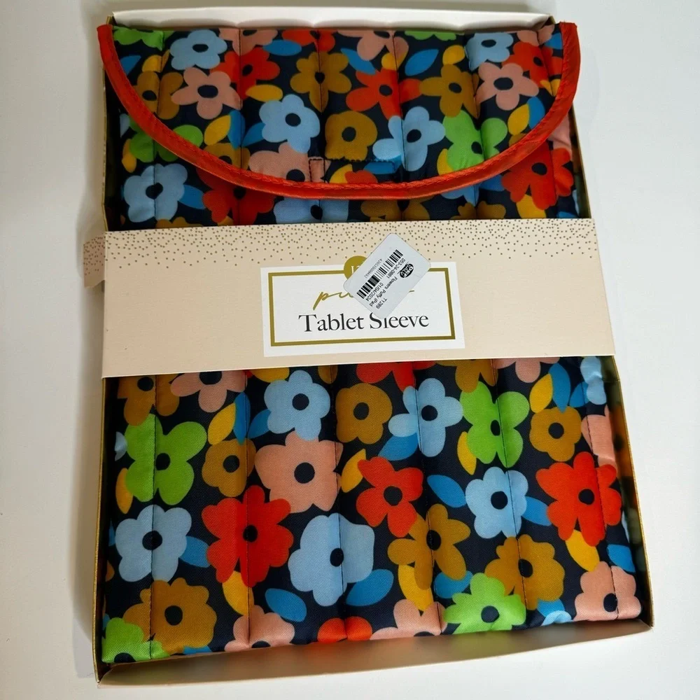 Vivitar Brand new- Puffy tablet sleeve